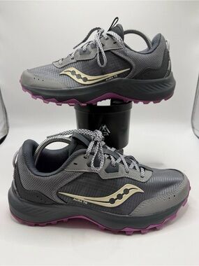 Saucony Aura TR Athletic Trail Running Shoes Womens 10.5 Gray/Purple